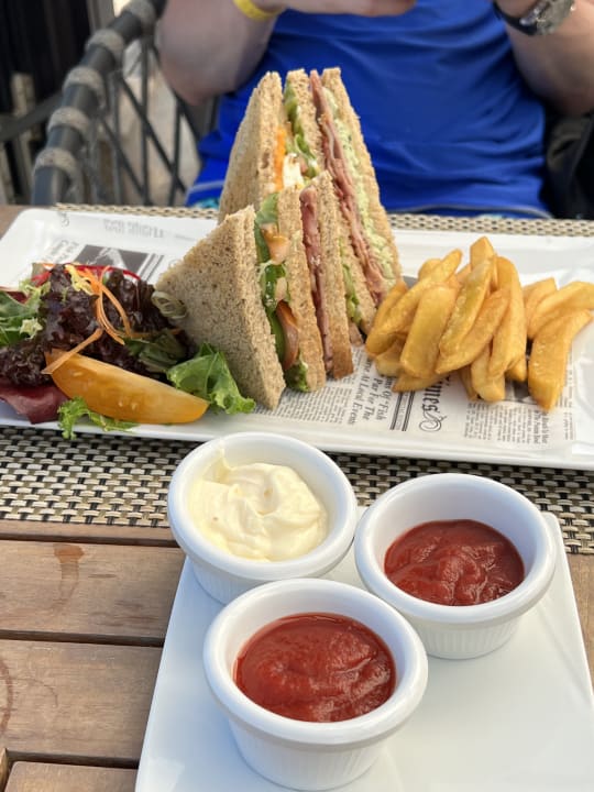 Gastro Miramar Al Aqah Beach Resort