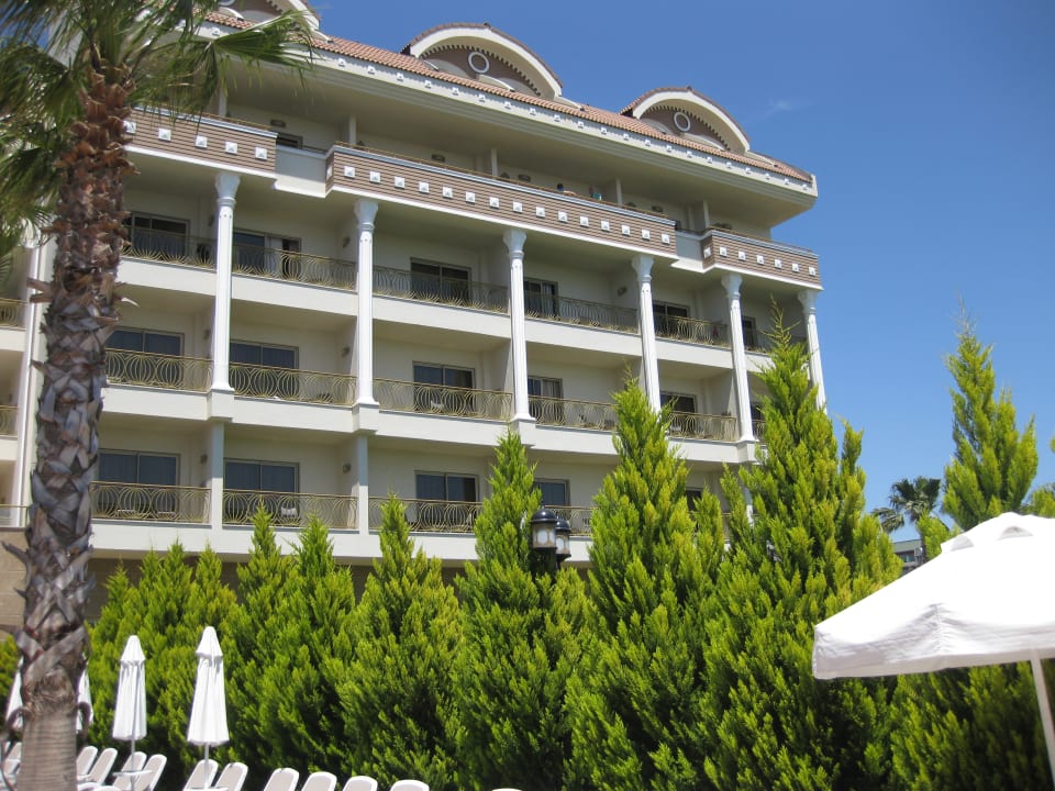 Außenansicht Kirman Belazur Resort & Spa
