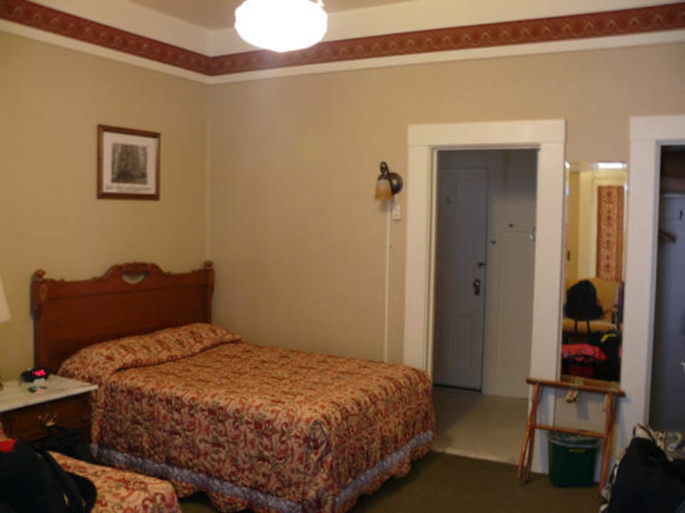 Sehr einfache Einrichtung Hotel Wawona