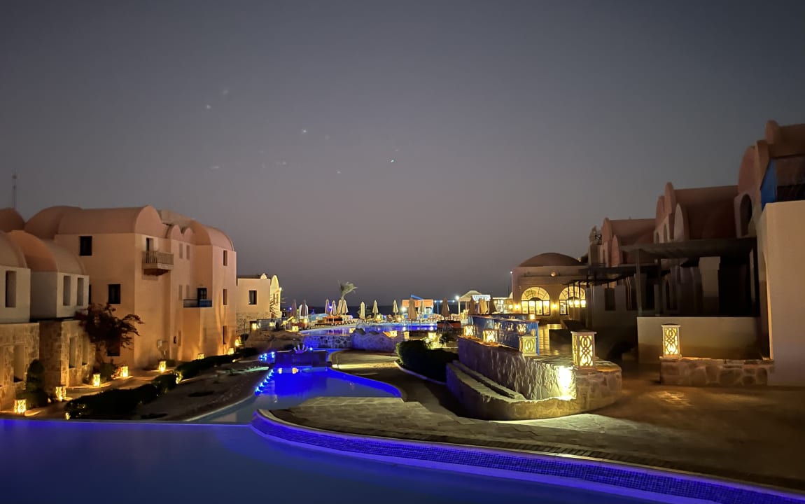 Pool Rohanou Beach Resort