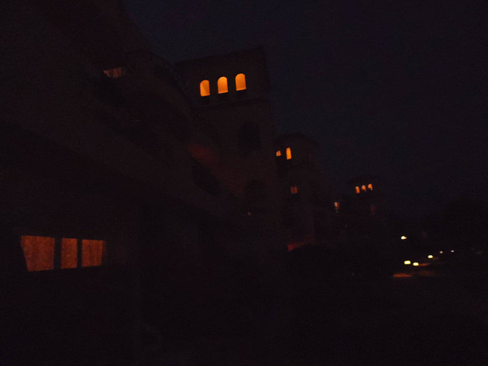 Abends von der Terrasse aus Pensée Royal Garden Beach Resort