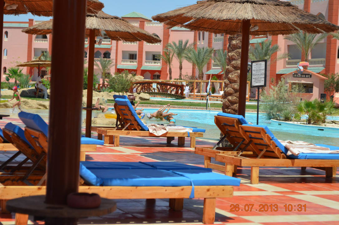 Basen z lezakami Pickalbatros Aqua Park Resort - Hurghada