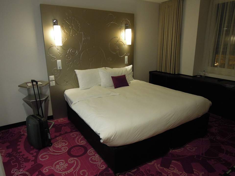 Wnętrze pokoju ibis Styles Geneve Gare