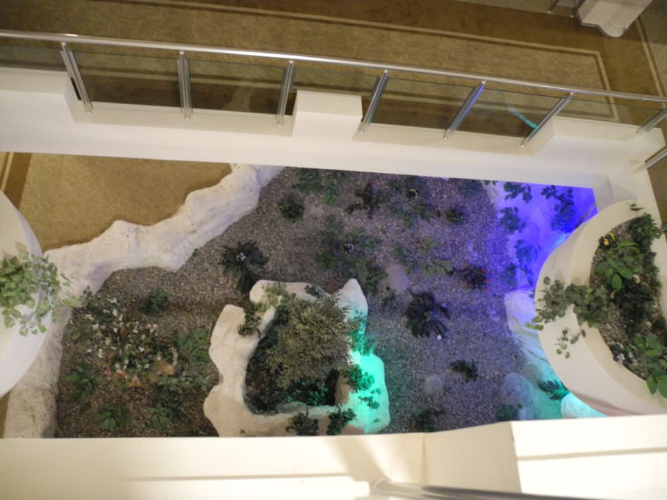 Blick hinab  zur Paterre Royal Arena Resort & Spa