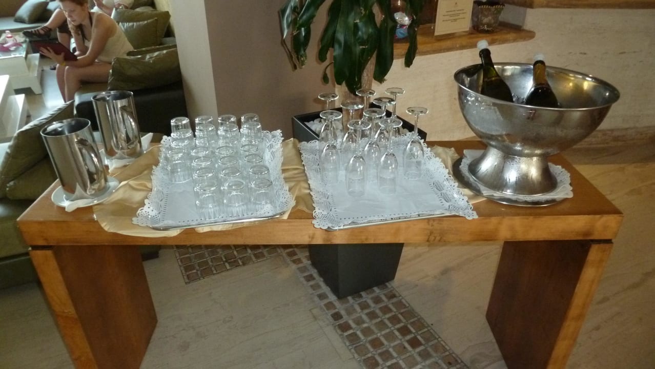 Sekt ab 10:00 Atlantica Aegean Blue