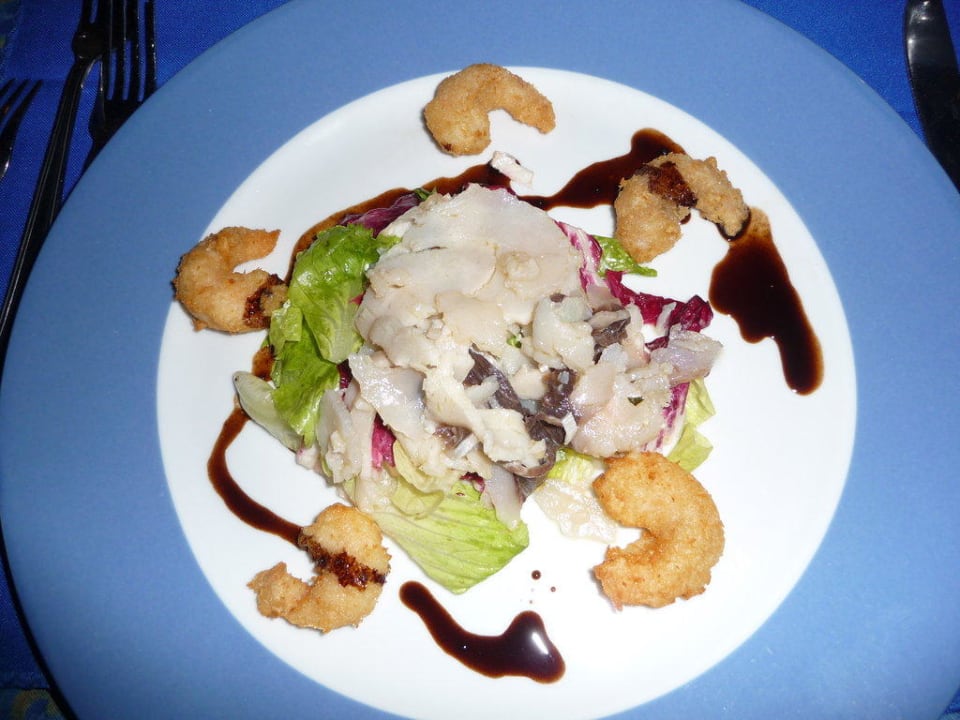Vorspeise beim Abendessen im Fischrest. am Strand Falkensteiner Club Funimation Garden Calabria