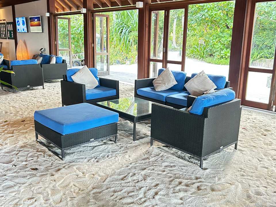 Lobby Vilamendhoo Island Resort & Spa