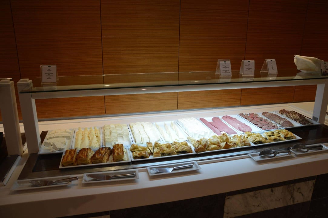 Teil des Frühstücksbüffets The Orangers Beach Resort and Bungalows