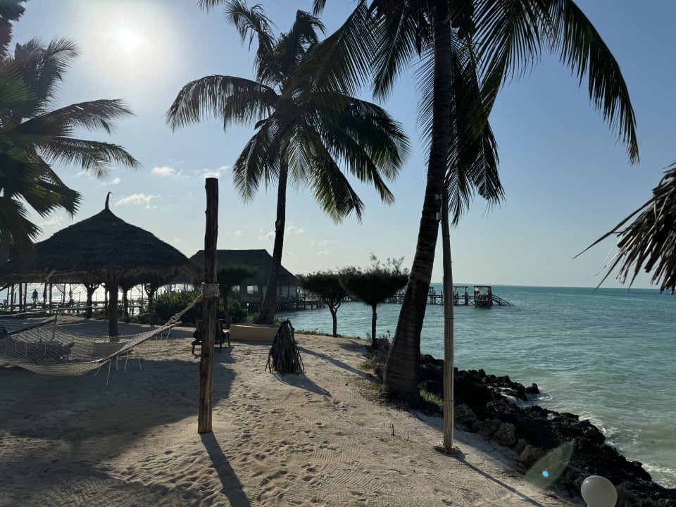 Zimmer Reef & Beach Resort