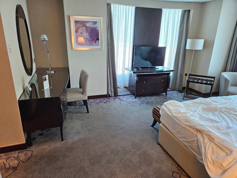 Zimmer Rose Rayhaan by Rotana