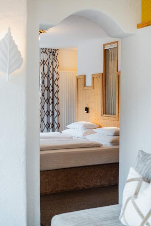 Zimmer Schindler Bed & Food Experience