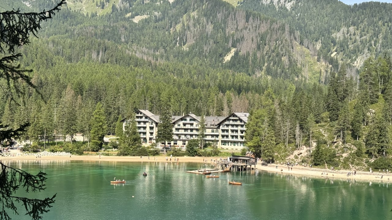 Außenansicht Hotel Lago di Braies