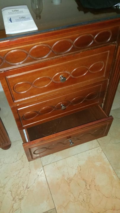 Schrank Grand Palladium Punta Cana Resort & Spa