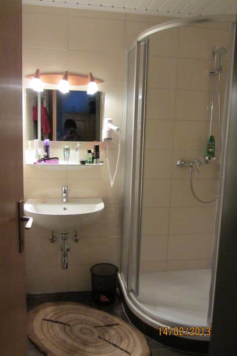 Geräumiges Badezimmer Pension Lagler