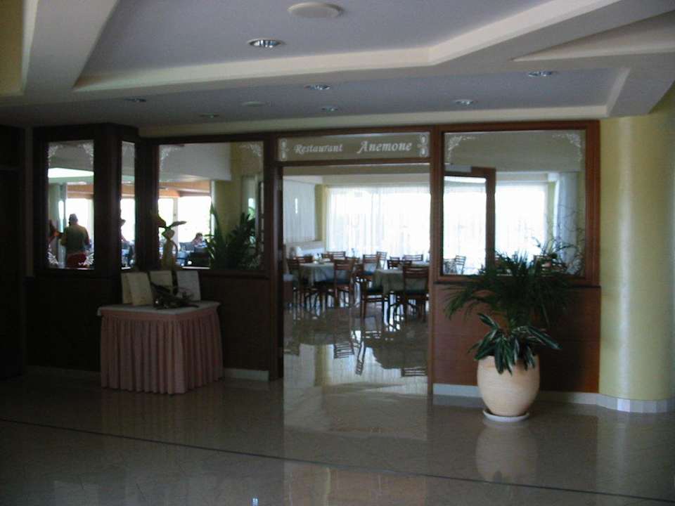 Blick ins Restaurant Tasia Maris Gardens