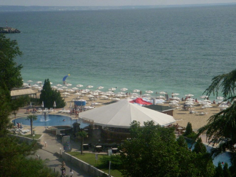 Rano witał nas piękny wschód słońca Luna Beach Hotel