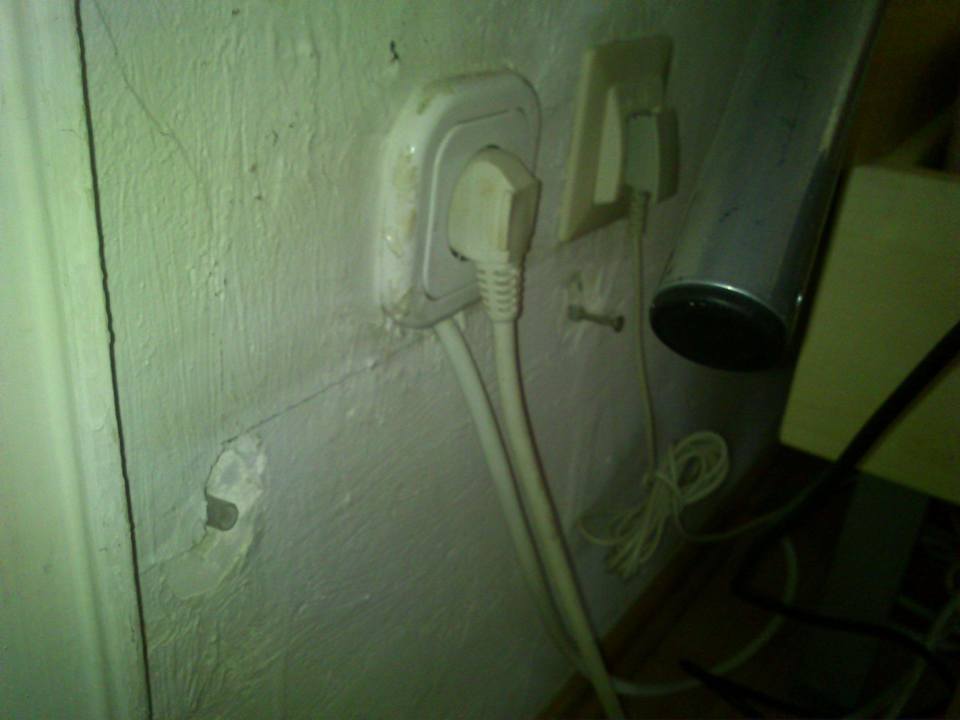 Gibt es in Köln keine Handwerker ? Altstadt Apartment Enteresan