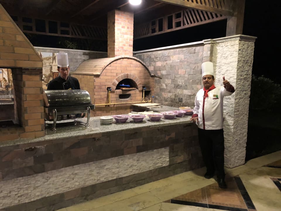 Frische Gericht vom Grill Gravity Hotel & Aqua Park Hurghada