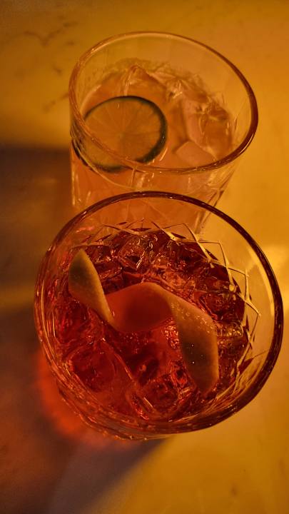 Zimmer Vinpearl Landmark 81, Autograph Collection