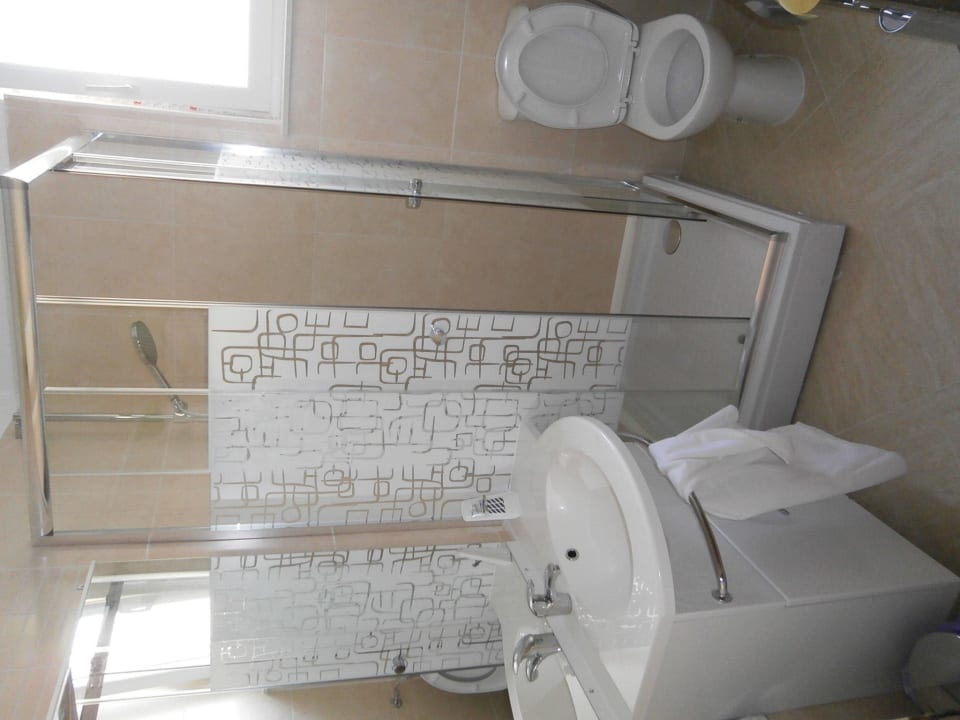 Bad mit Dusche/WC Apartment Malo Misto