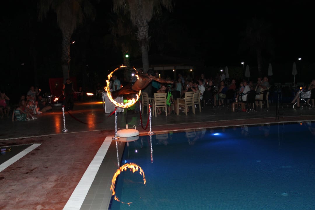 Mutiges Manöver Royal Atlantis Beach Hotel