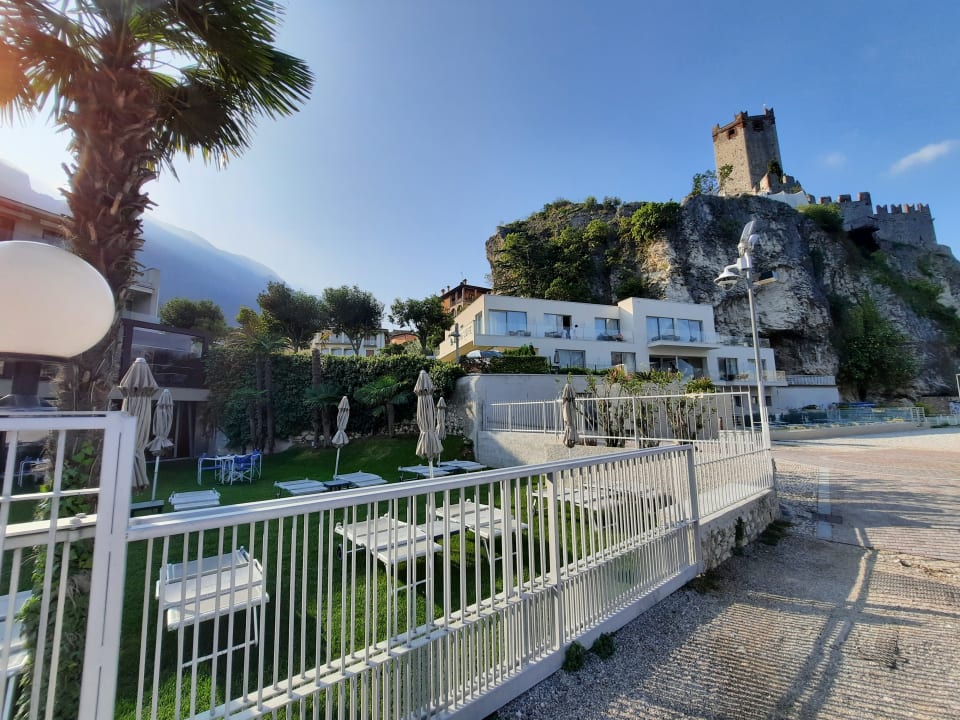 Strand Hotel Castello Lake Front