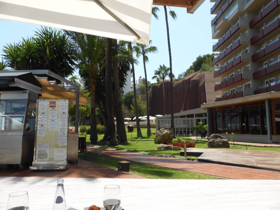 Vor der Bar Hotel Bonanza Playa