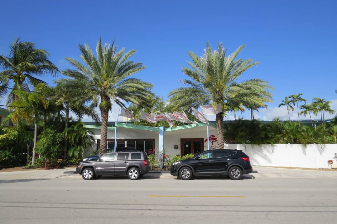 Vor dem Hotel 15FTL Guesthouse