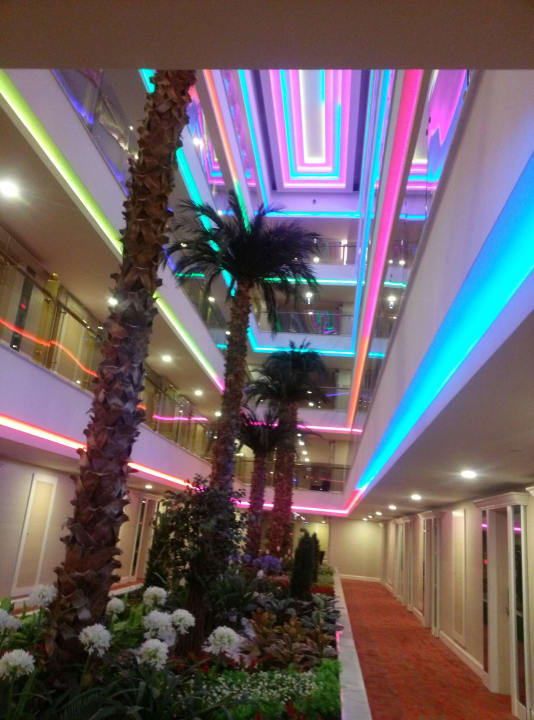 Piętro hotelowe Azura Deluxe Resort & Spa Hotel