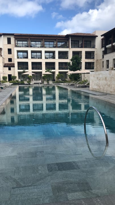 Pool Lopesan Costa Bávaro Resort, Spa & Casino