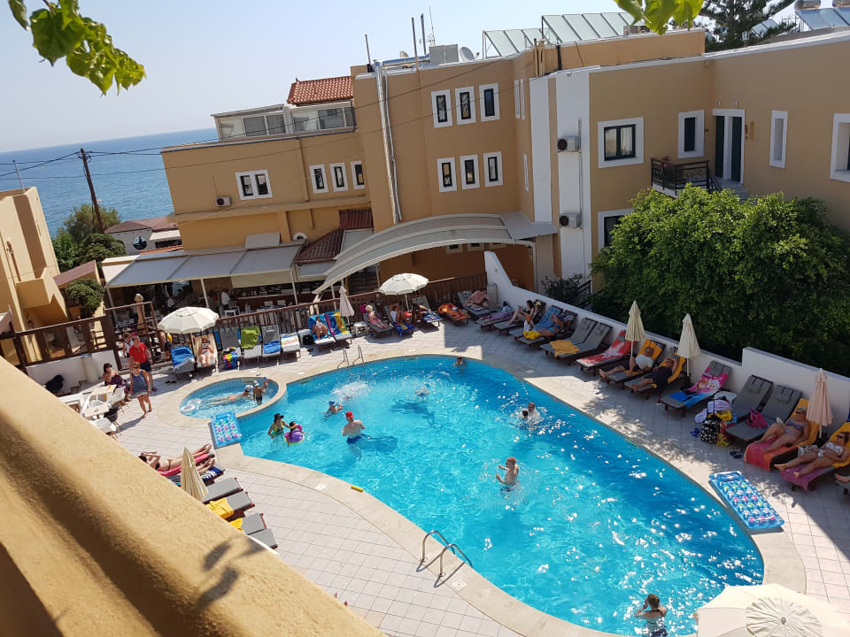 Außenansicht Elmi Suites