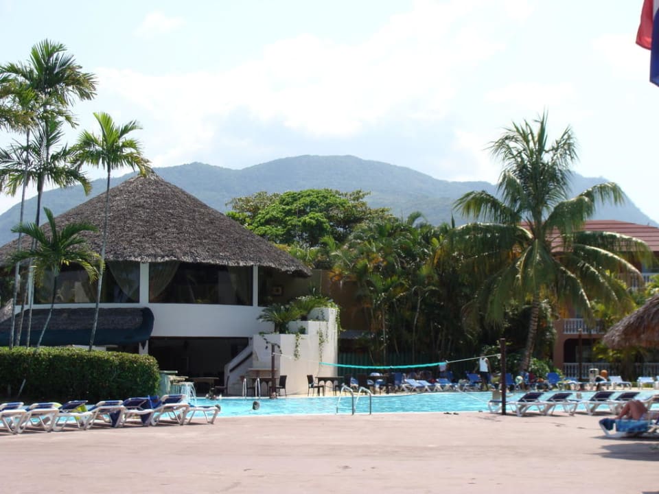Poolbar mit Gourmetrest. obendrauf Marien Puerto Plata