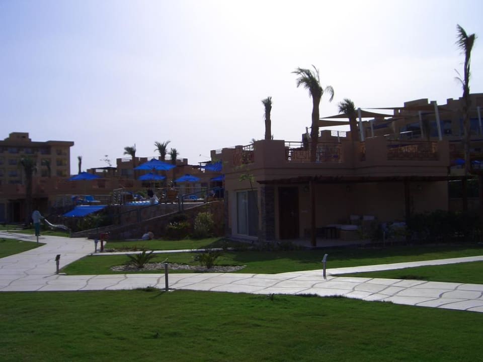 Anlage vom Strand aus, mit Pool hinten links Shams Prestige Abu Soma-Adults Only