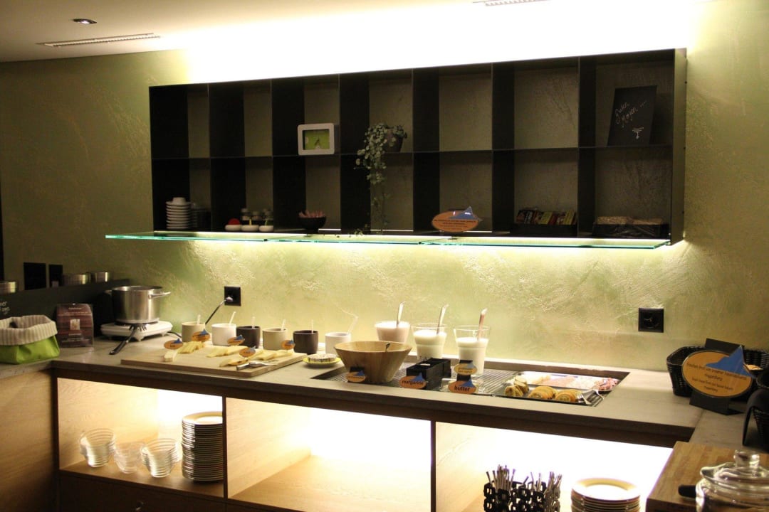 Frühstück Hotel Lauberhorn