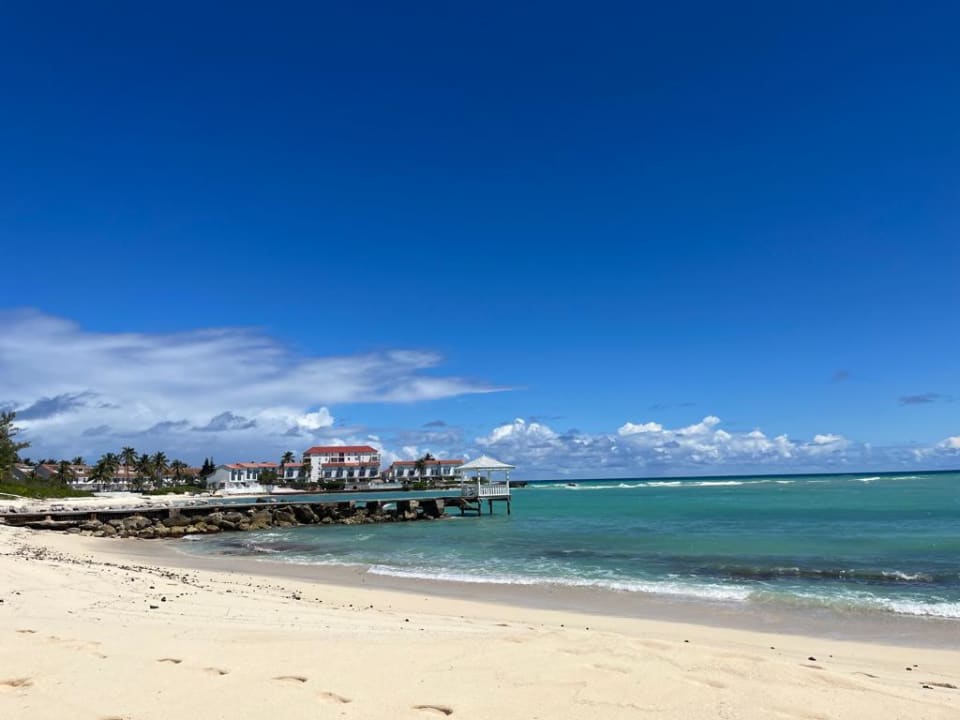 Strand Hotel Sandyport Beaches Resort