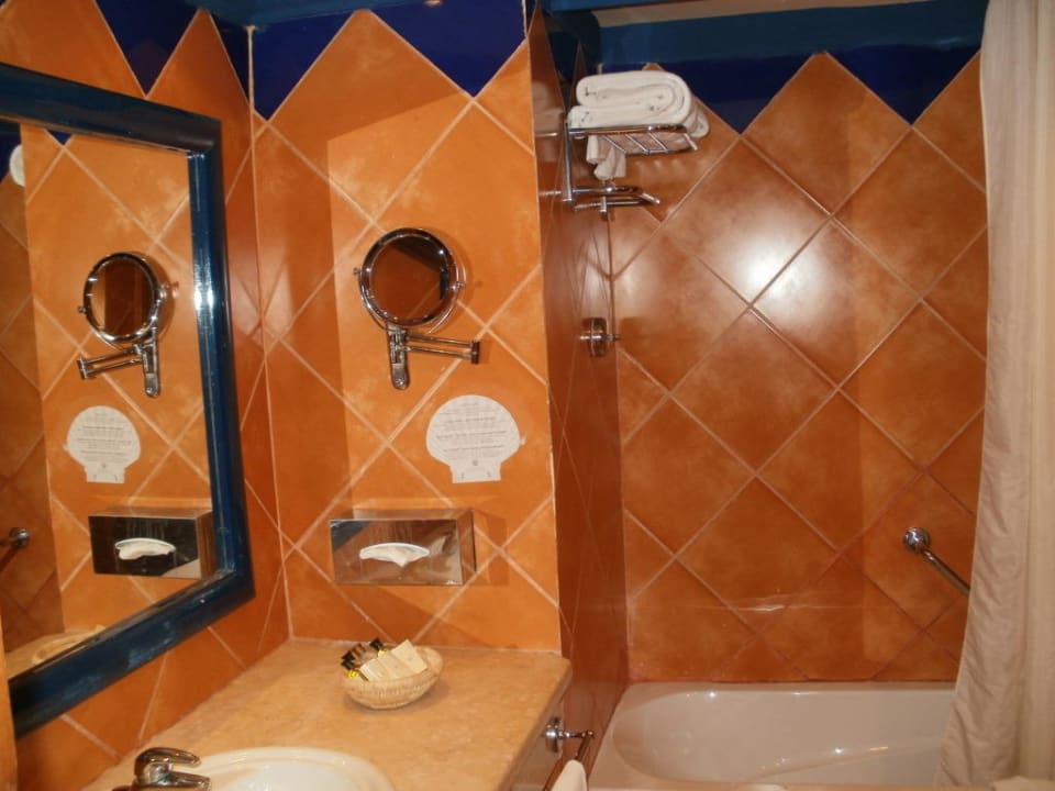 Waschbecken und Dusche Grand Makadi