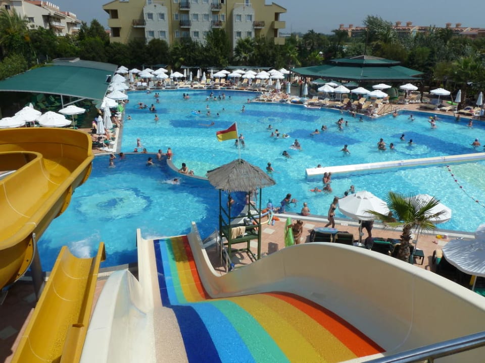 Blick vom Rutschenturm über den Hauptpool Belek Beach Resort Hotel