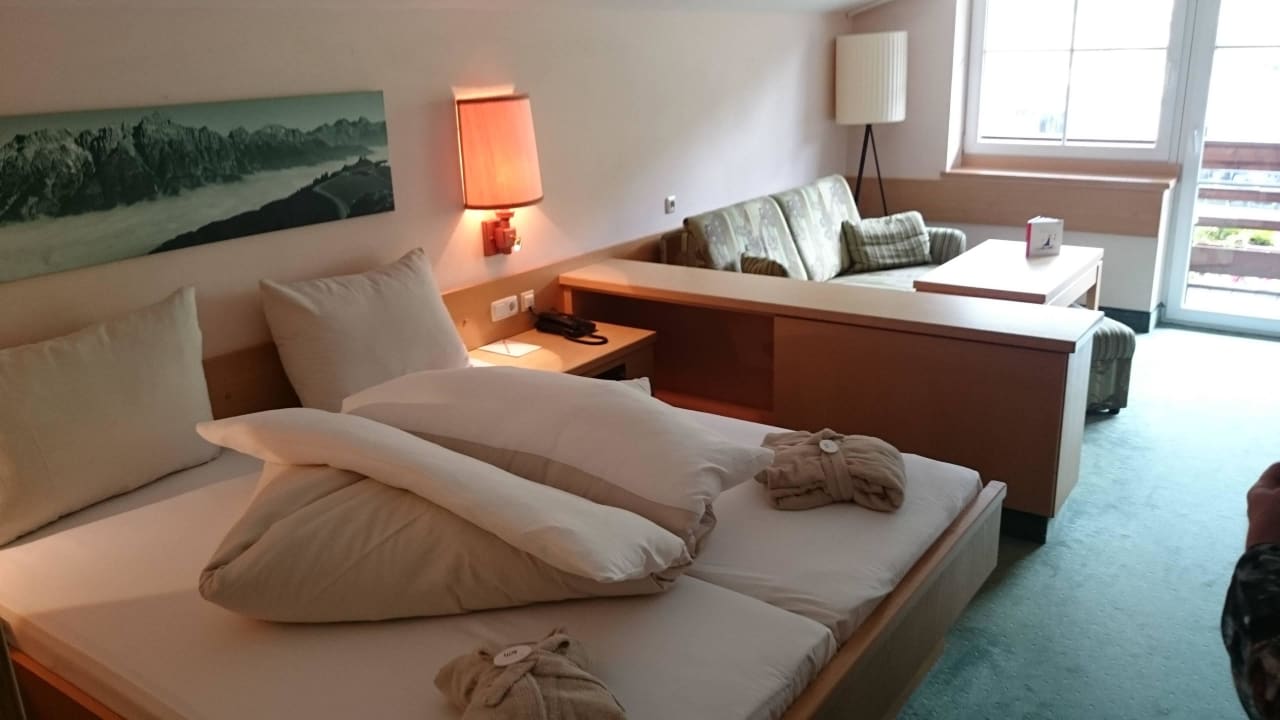 Superior im Steinleo 4.OG Asitzseite Hotel Salzburger Hof Leogang