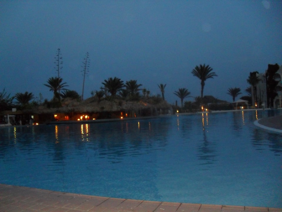 Pool Bar am Abend Mahdia Beach & Aquapark