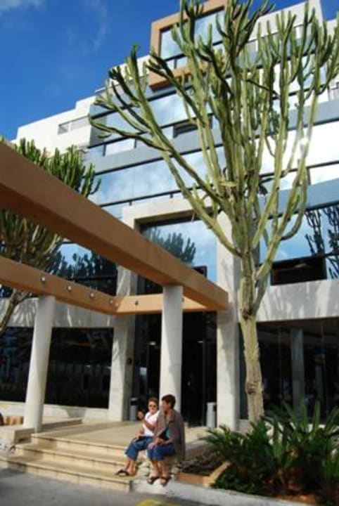 Lobby Eingang von aussen DoubleTree by Hilton Malta