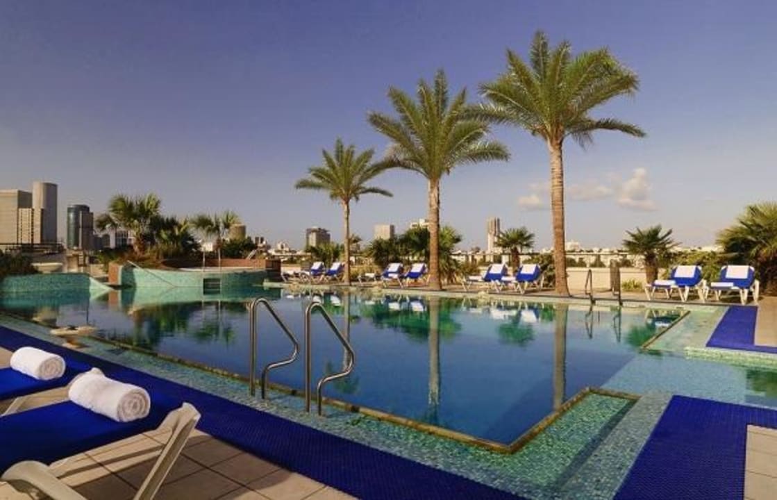 Pool Leonardo City Tower Hotel Tel Aviv
