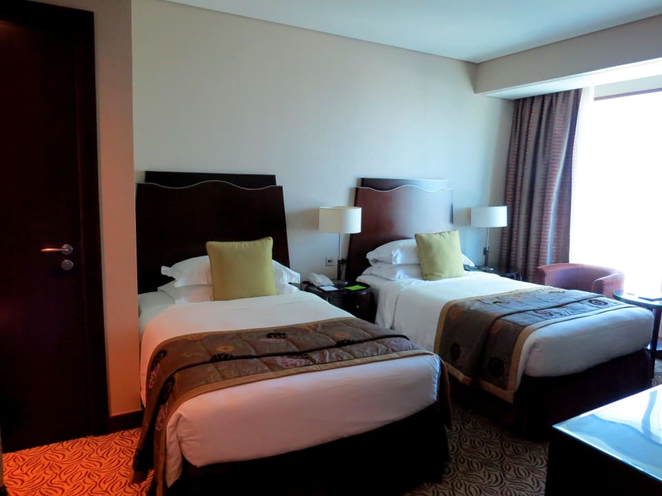 Sky View Zimmer 42. Stock Rose Rayhaan by Rotana