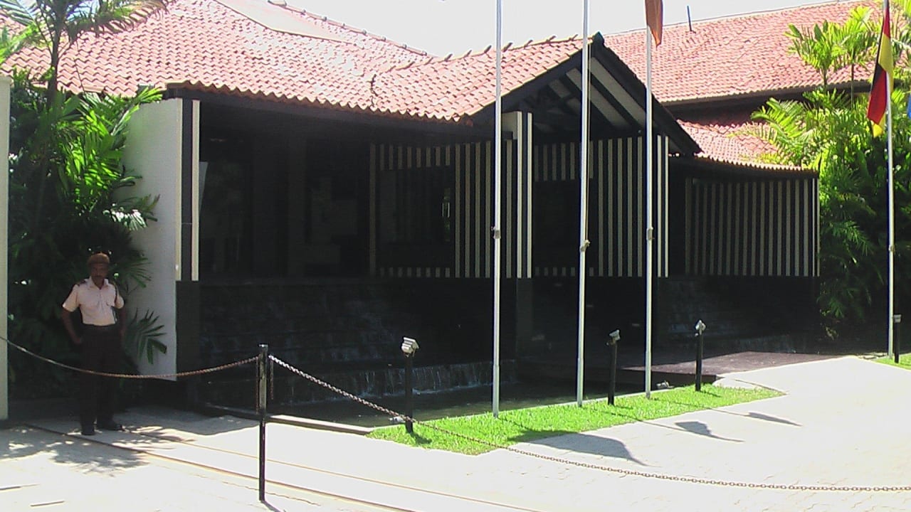 Richtung Lobby EKHO Surf