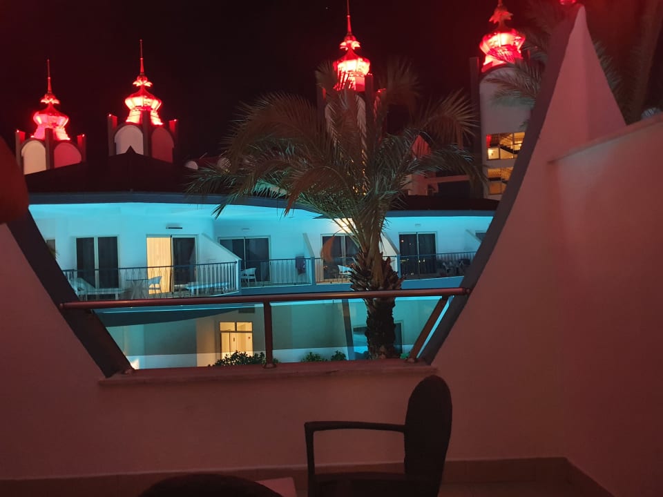 Zimmer Well Palace Side