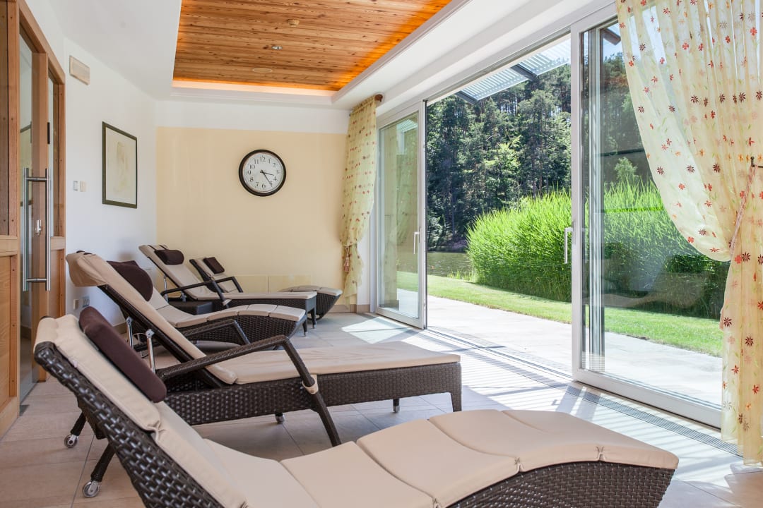 Pool Hotel am Wolfsgrubenersee