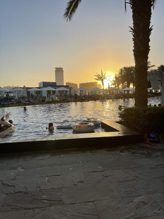 Pool Rixos The Palm Hotel & Suites