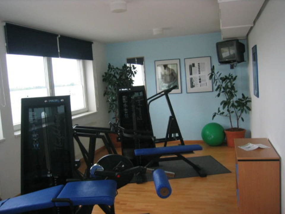 Gym Raum Holiday Inn Berlin Airport - Conference Centre