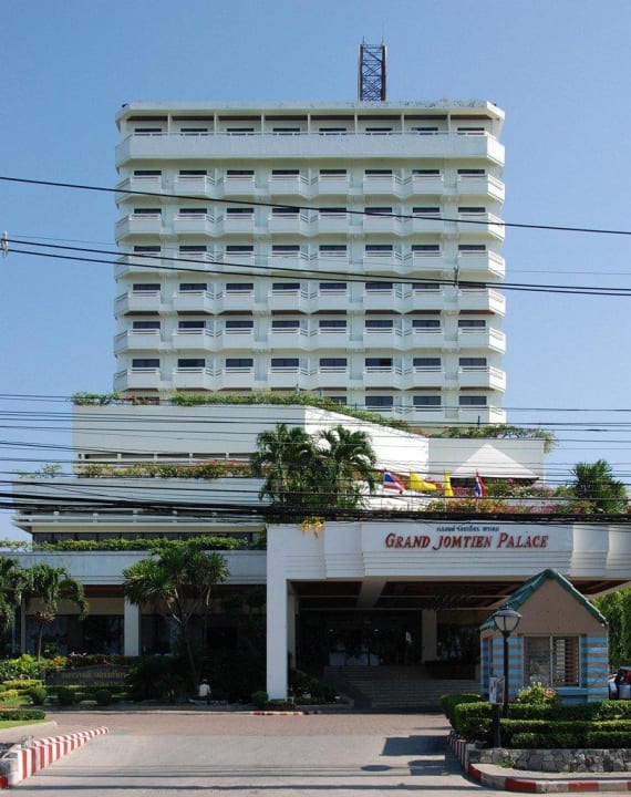 Hotel vom Strand aus gesehen Hotel Grand Jomtien Palace