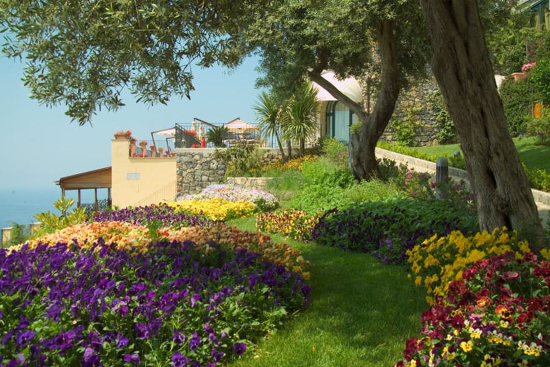 Garden Hotel Furore Inn Resort