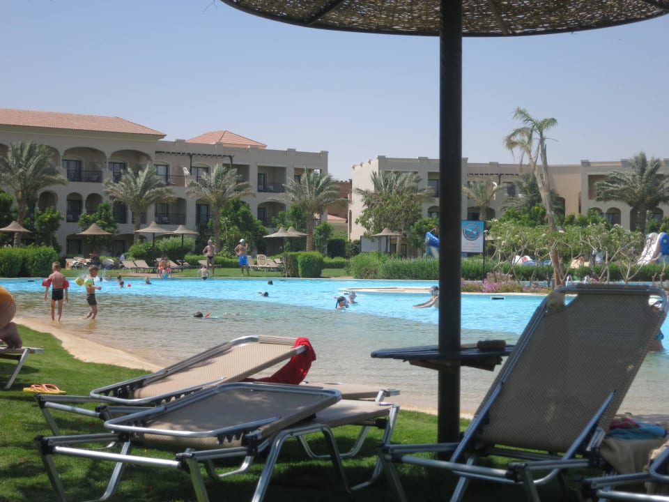 Pool am Strand JAZ Aquamarine Resort